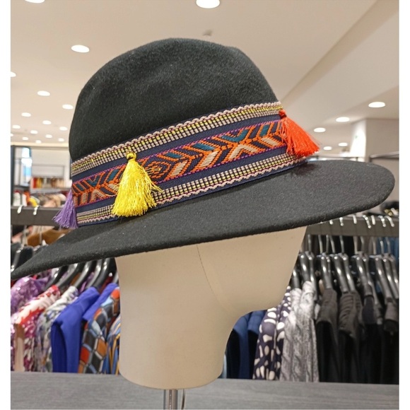 MadeInItaly Intrend by MaxMara Accessories Felt Fedora with Embroidered Ribbon. - Picture 3 of 14